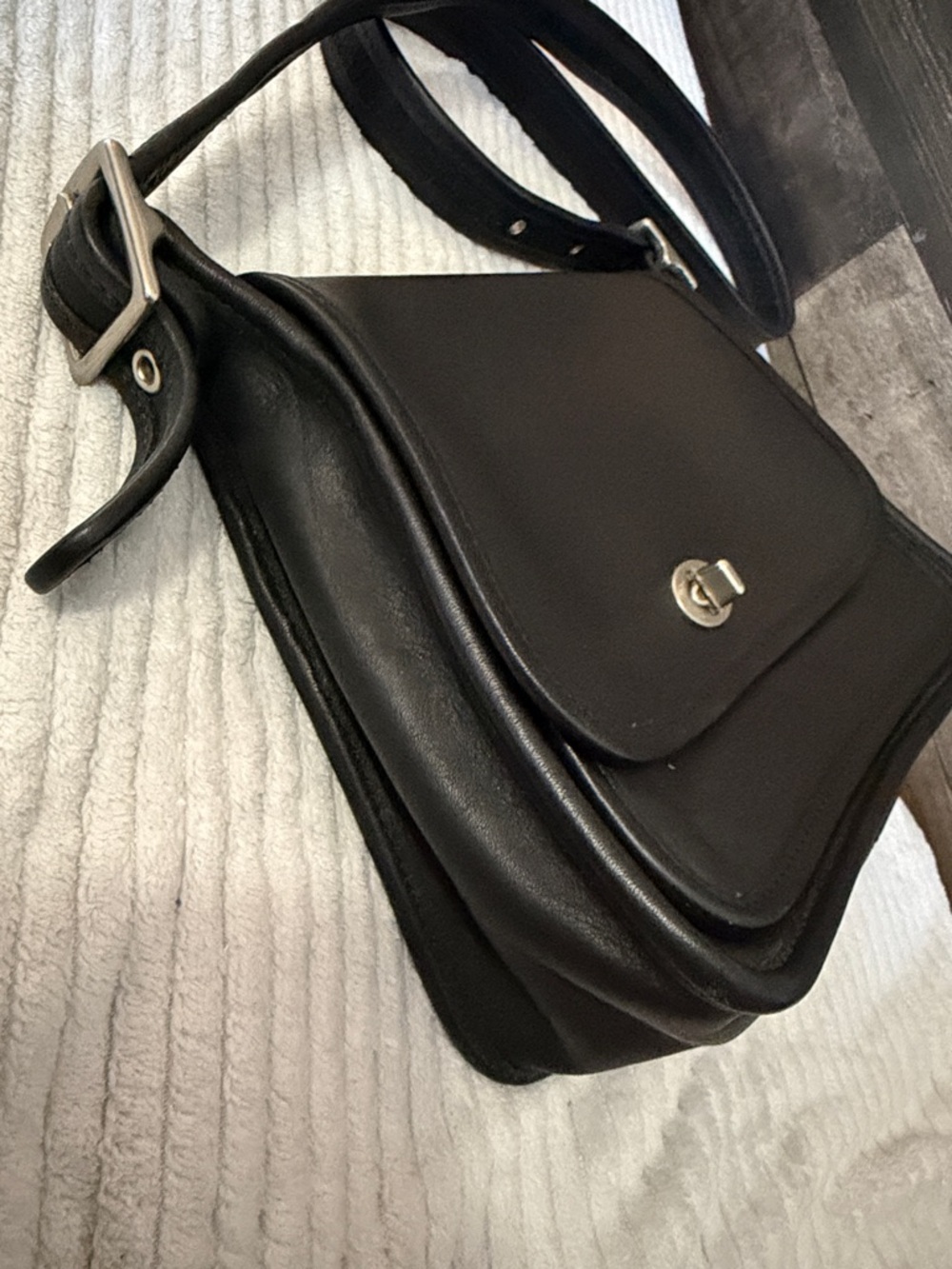 Coach Black Leather Turn-Lock Crossbody Bag - Picture 4 of 14